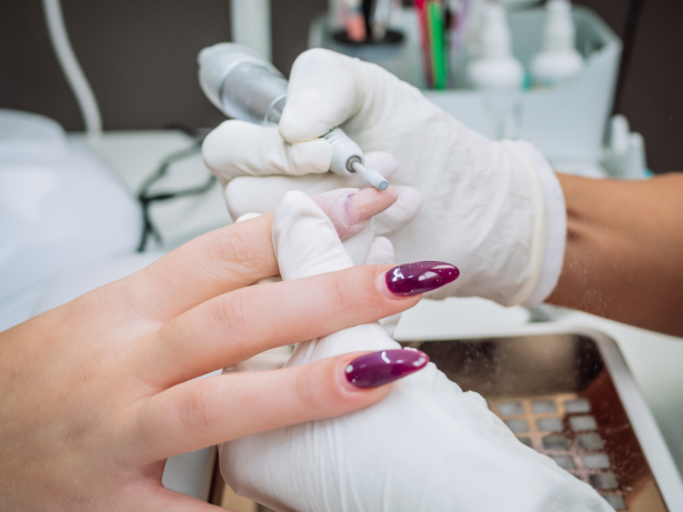 Anvisa reavalia substância de esmaltes de unha em gel após proibição na Europa