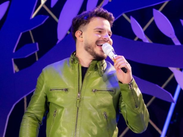 “Fala Meu Nome”: Matheus Fernandes lança DVD e surpreende com parcerias especiais