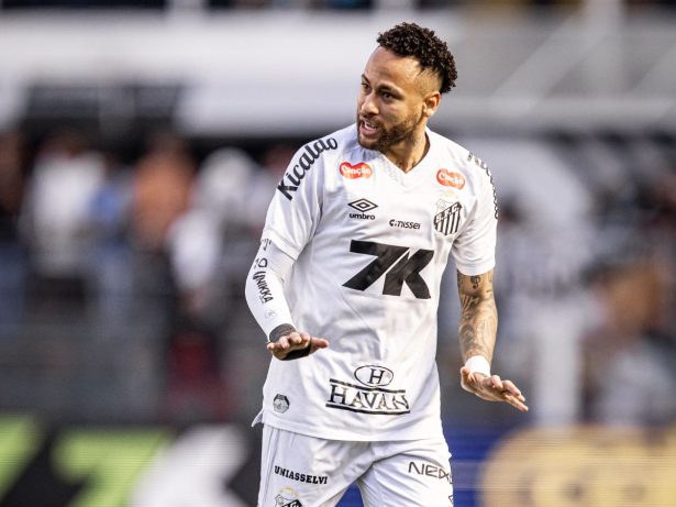 Mesmo com lesão, Neymar força retorno e pressiona por vaga em jogo decisivo do Santos