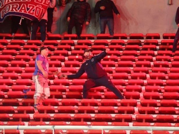 Caos cancela jogo entre Independiente e Universidad de Chile pela Sul-Americana