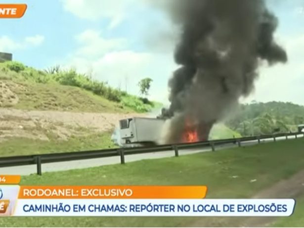 Carreta frigorifica explode no Rodoanel e derruba repórter do SBT