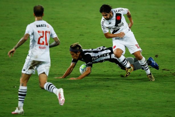 Japonês no Botafogo e Cano no Vasco: Lembre clássico entre rivais cariocas na Copa do Brasil
