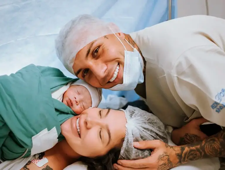 Veja fotos do nascimento do terceiro filho de Cebolinha, do Flamengo