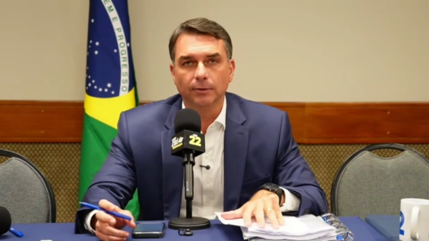 Veja os sertanejos que declararam apoio a Flávio Bolsonaro