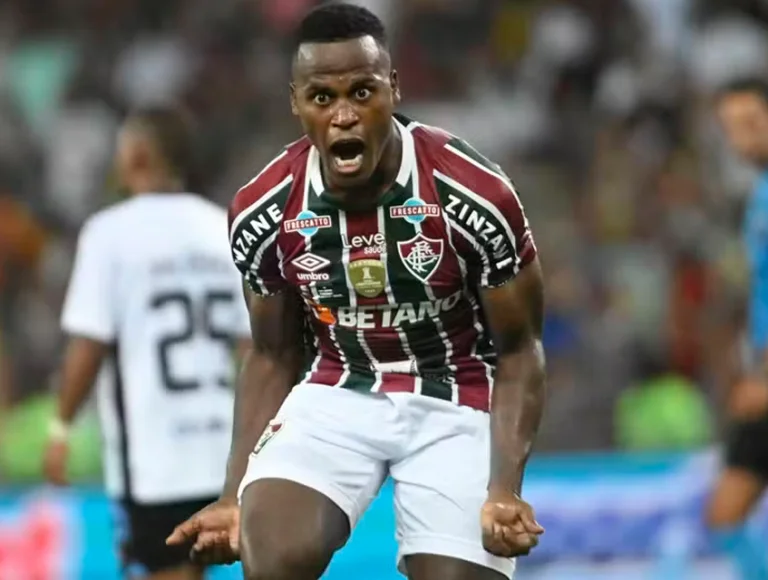 Vingador tricolor: Arias brilha, Fluminense supera LDU e encerra “guerra infinita” pela revanche