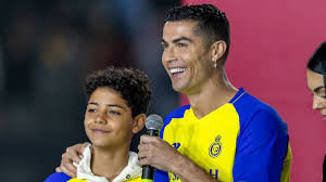 Al-Nassr pode promover encontro entre Cristiano Ronaldo com filho nos campos / Reprodução: @cristiano