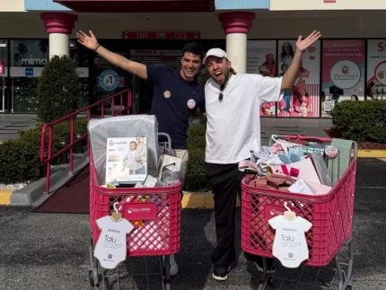 Em Orlando, Lucas Rangel e Lucas Bley mostram compras do enxoval da 1ª filha