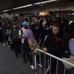 Greve em três linhas de trem de São Paulo leva prefeitura a suspender rodízio de carros