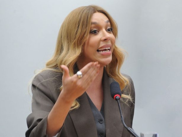 Erika Hilton quer garantir INSS a líderes de religiões afro-brasileiras em projeto de lei