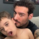 Lucas Lucco surge em registro raro com o filho nas redes sociais: “Seu amor me salva”