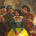 Filho do diretor do filme “Branca de Neve” original acaba com remake: “É um insulto”