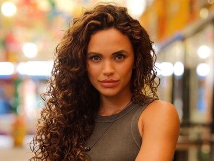 Bárbara reaparece em “Dona de Mim”, causa climão no noivado de Marlon e Kami, e fica com Ryan