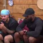 Jottapê conversando com seu grupo e desabafando sobre desistir do reality show