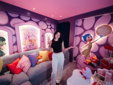 Ana Castela inaugura mansão temática em Orlando. Veja fotos!