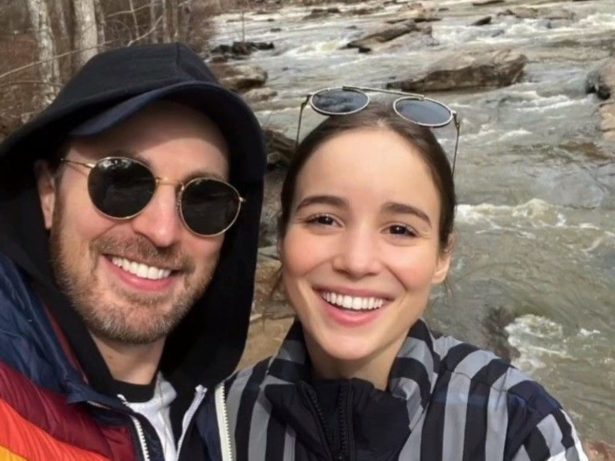 Chris Evans e Alba Baptista celebram chegada do primeiro filho, diz site