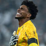 Empresário entra com processo contra o Flamengo por comissão de transferência de Hugo Souza