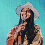 Apoiada pela mãe, Yasmin Santos troca faculdade com bolsa integral pela música