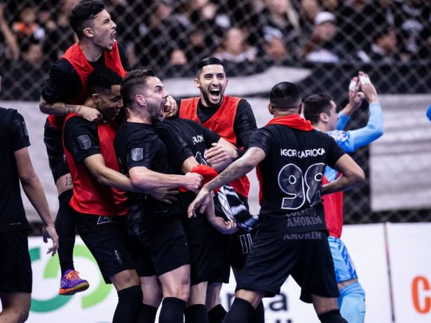 Corinthians elimina Sorocaba em jogo com 11 gols e vai à semifinal da Liga Futsal