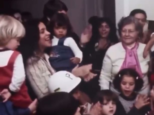No colo da madrinha: Preta Gil reencontra Gal Costa na eternidade