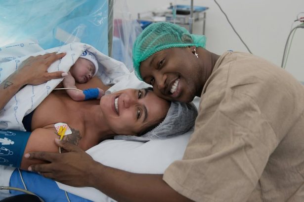 Ele chegou! Nasce Bento, 1º filho de Thiaguinho e Carol Peixinho